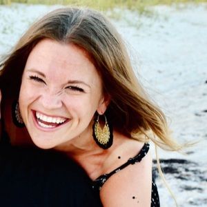 Meet your Posher, Holly